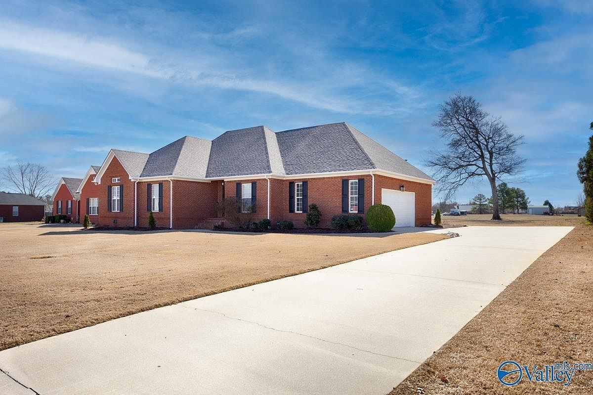 17916 Remington Dr Athens, AL 35611 - Thumbnail 4