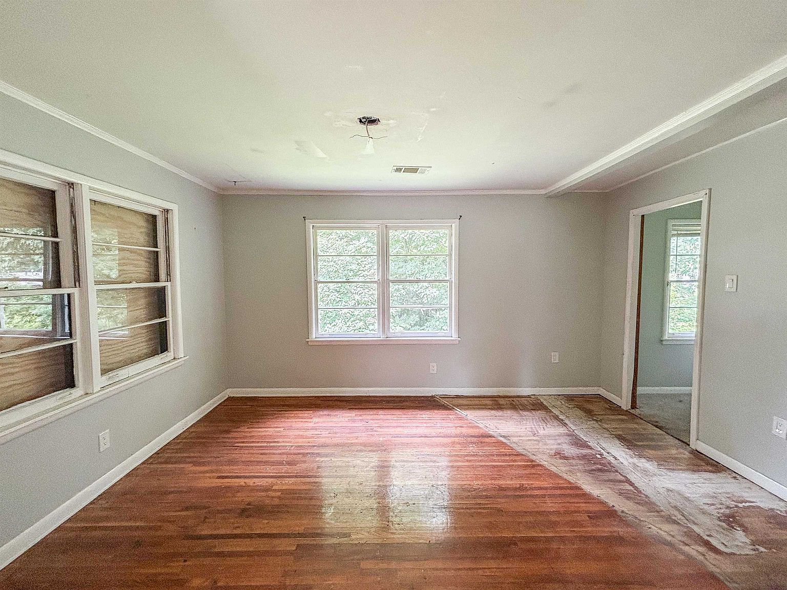 358 Fields Ave Memphis, TN 38109 - Thumbnail 4