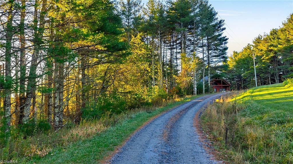 19 Davis Acres Dr LOT 19 West Jefferson, NC 28694 - Thumbnail 4