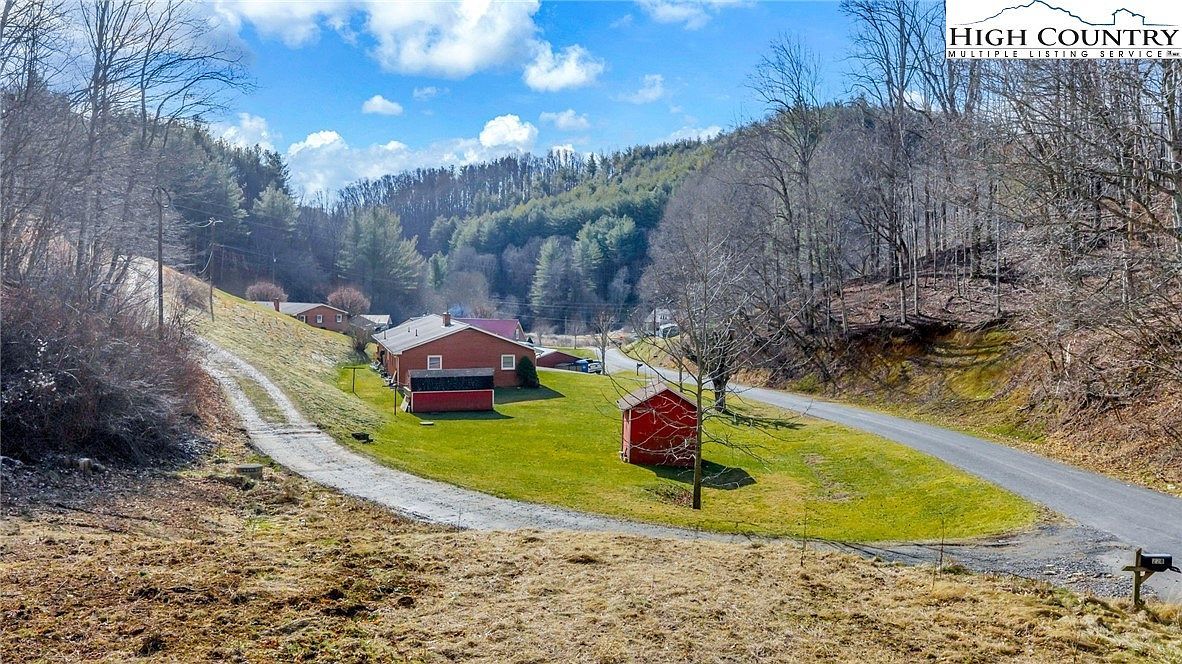 228 Don Adams Rd Lansing, NC 28643 - Thumbnail 4