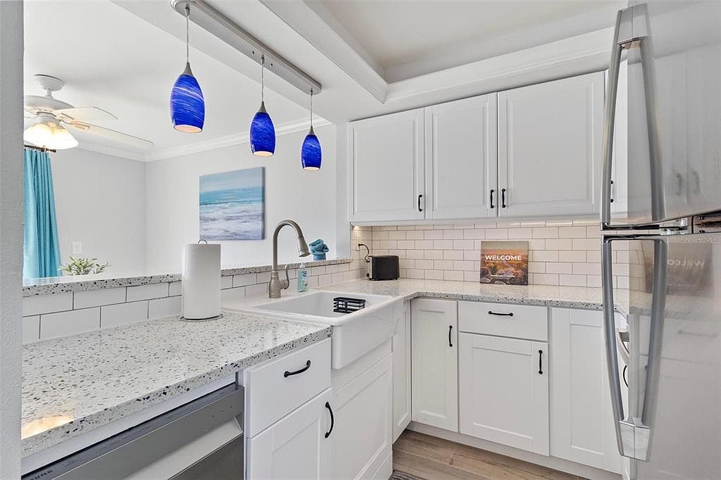 4103 Gulf Blvd APT 106 Saint Pete Beach, FL 33706 - Thumbnail 4