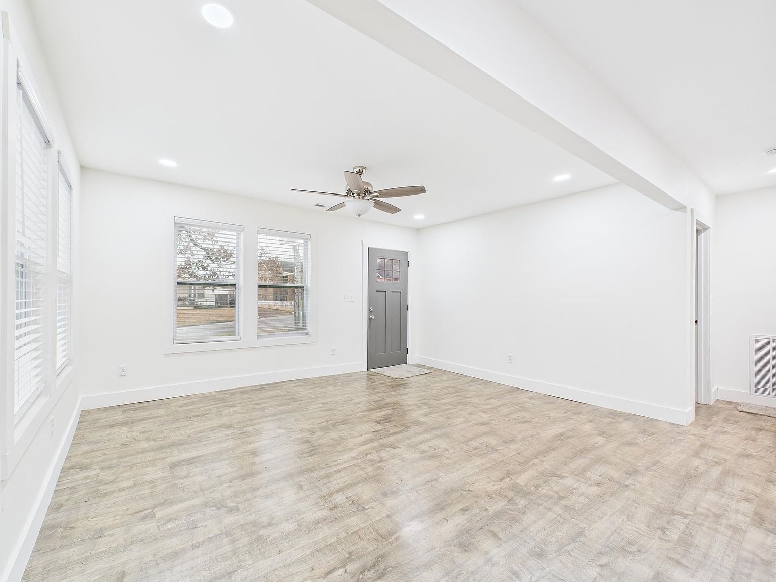 629 Enterprise St Florence, AL 35630 - Thumbnail 4