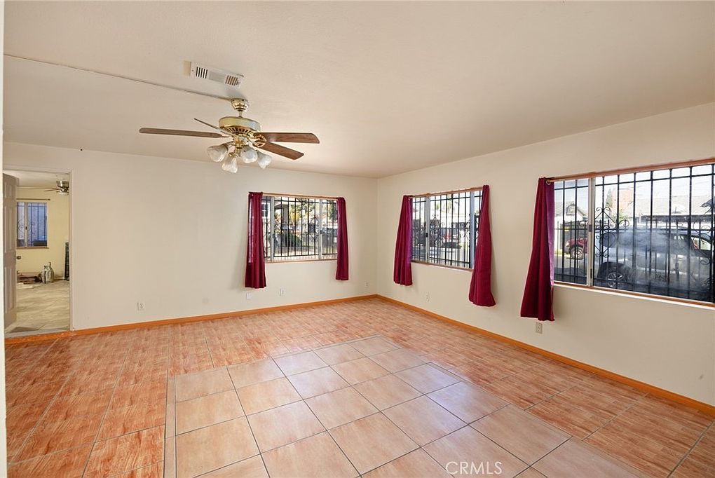 1349 Walnut Ave Long Beach, CA 90813 - Thumbnail 4