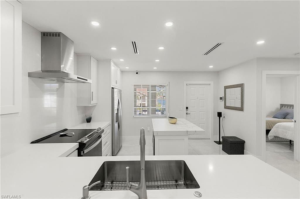 7731 Jewel Ln APT 203 Naples, FL 34109 - Thumbnail 4