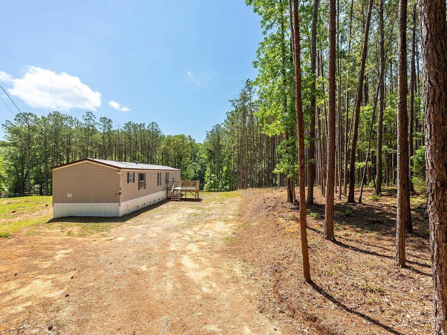 220 Wood River Ln Talladega, AL 35160 - Thumbnail 4