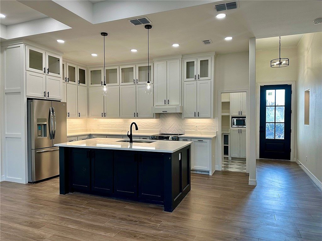 1760 Paraiso Dr Kingsville, TX 78363 - Thumbnail 4