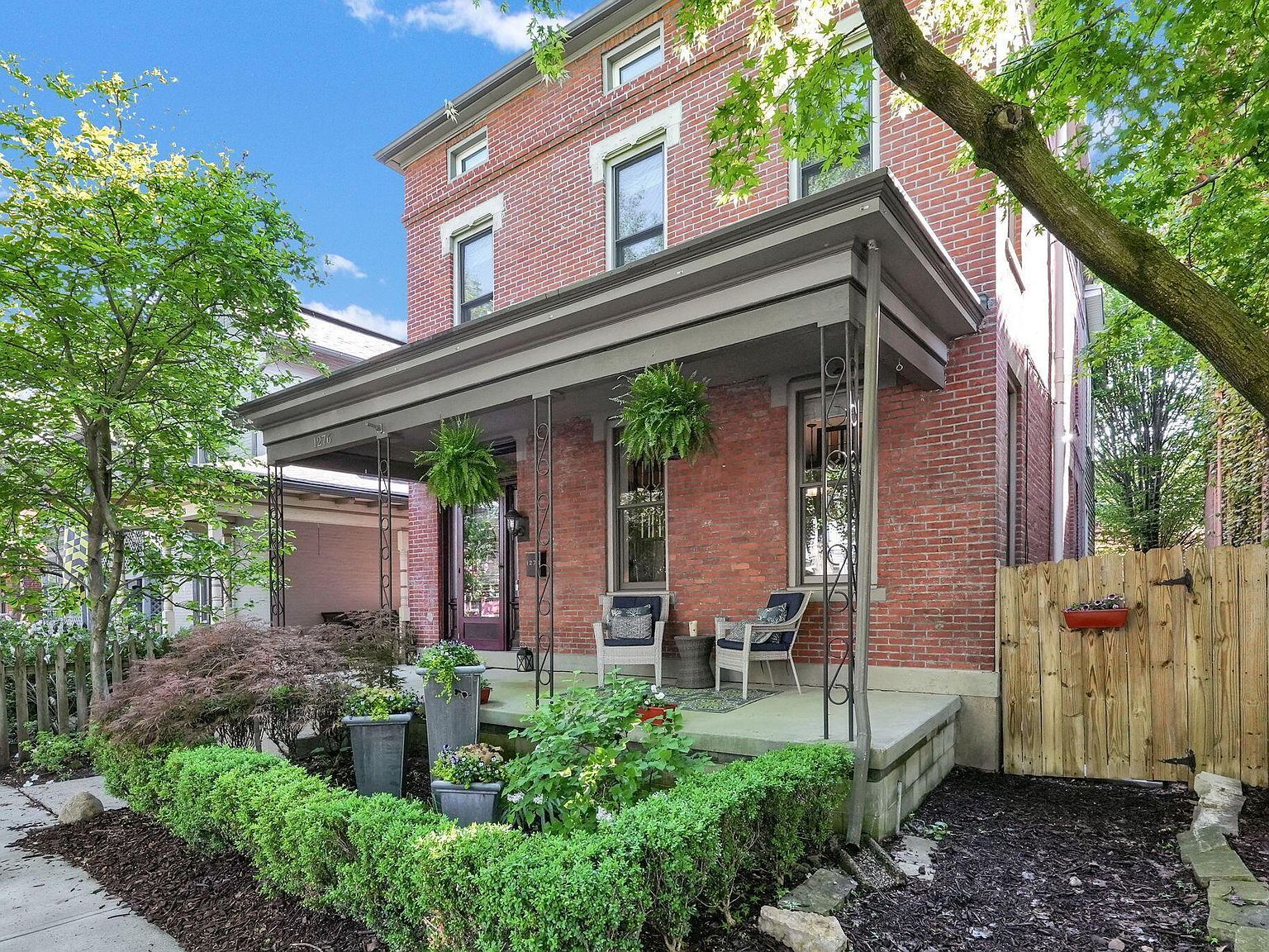 1276 Hunter Ave Columbus, OH 43201 - Thumbnail 4