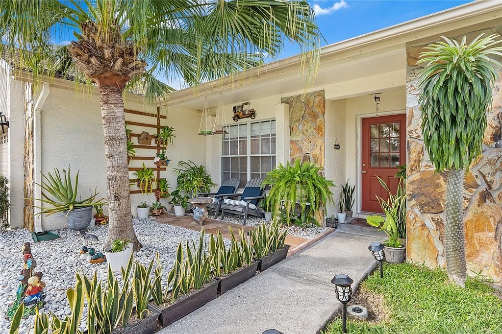 9724 Cypress Pond Ave Tampa, FL 33647 - Thumbnail 4