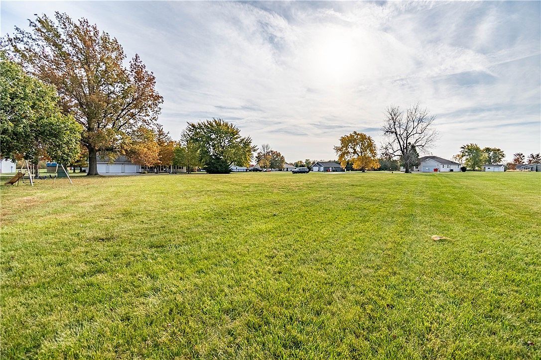 122 S Shrs Sullivan, IL 61951 - Thumbnail 4