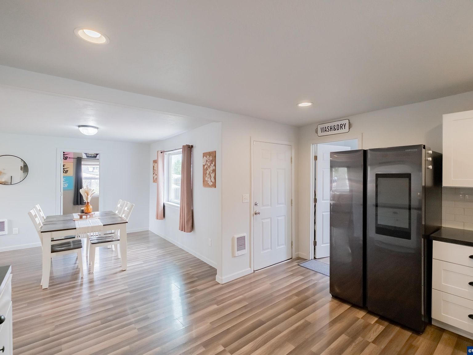 301 Russell St Lebanon, OR 97355 - Thumbnail 4