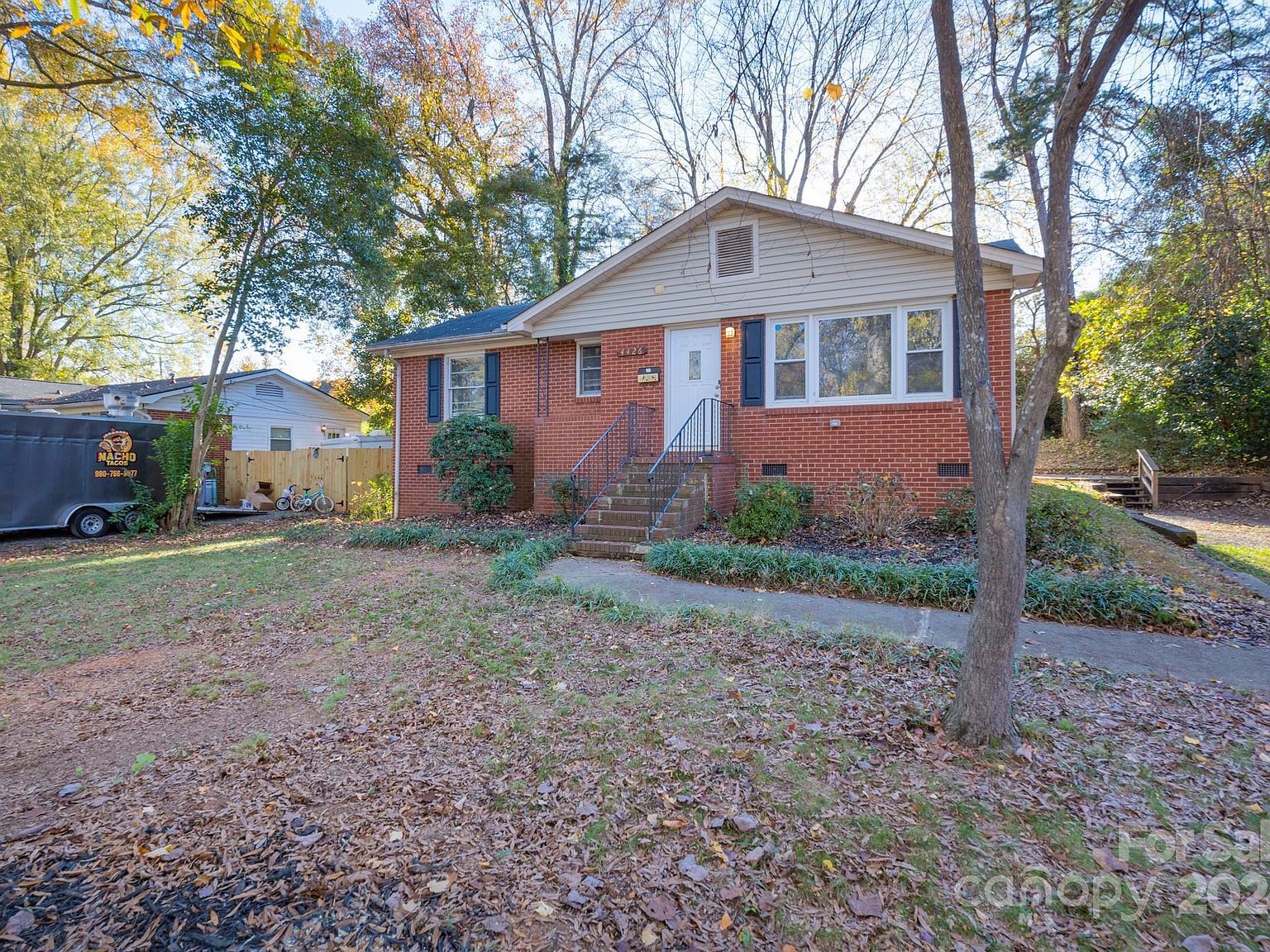 4426 Holbrook Dr Charlotte, NC 28205 - Thumbnail 4