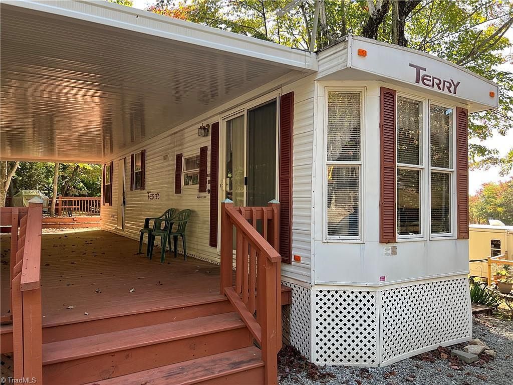 379 Laurelwood Ln #173 Traphill, NC 28685 - Thumbnail 4