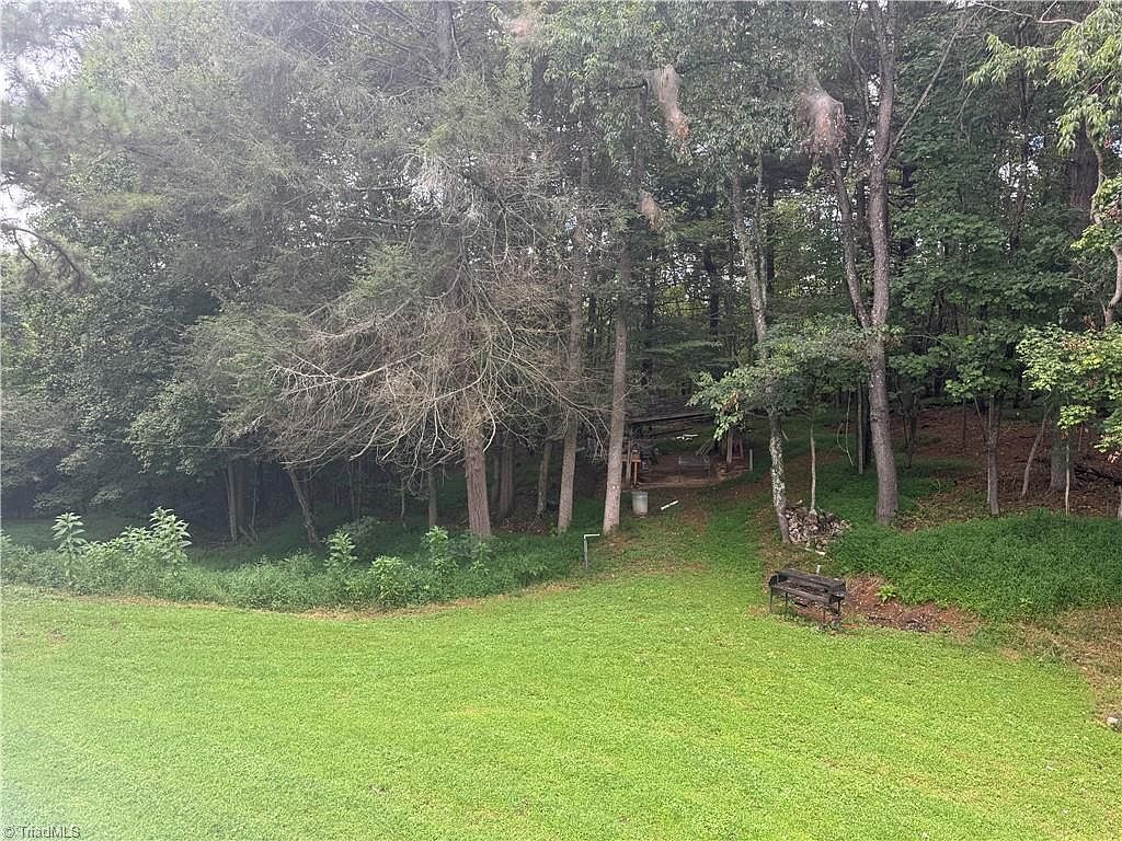 752 Osborne Sunset Dr North Wilkesboro, NC 28659 - Thumbnail 4