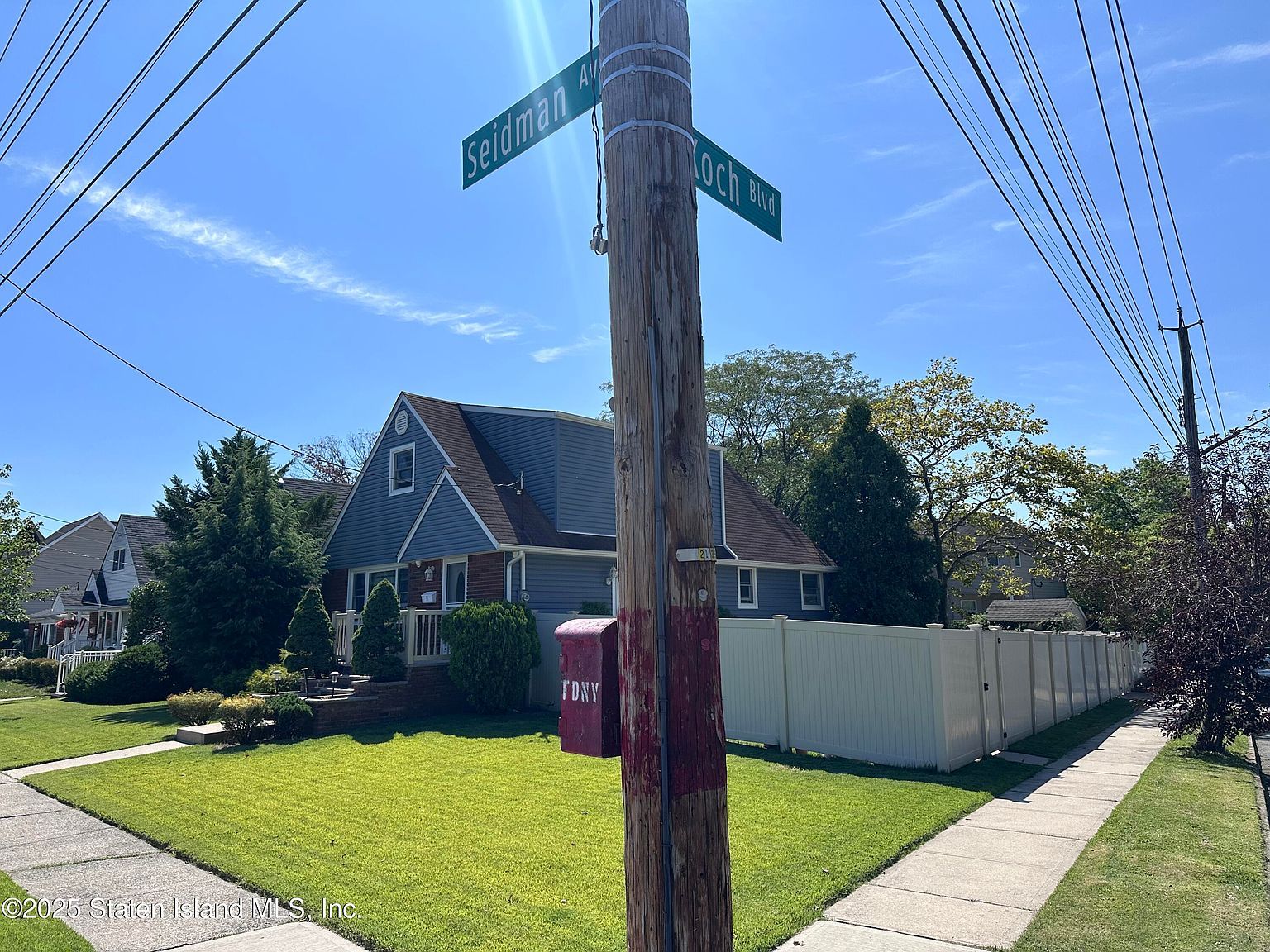 208 Seidman Ave Staten Island, NY 10312 - Thumbnail 4