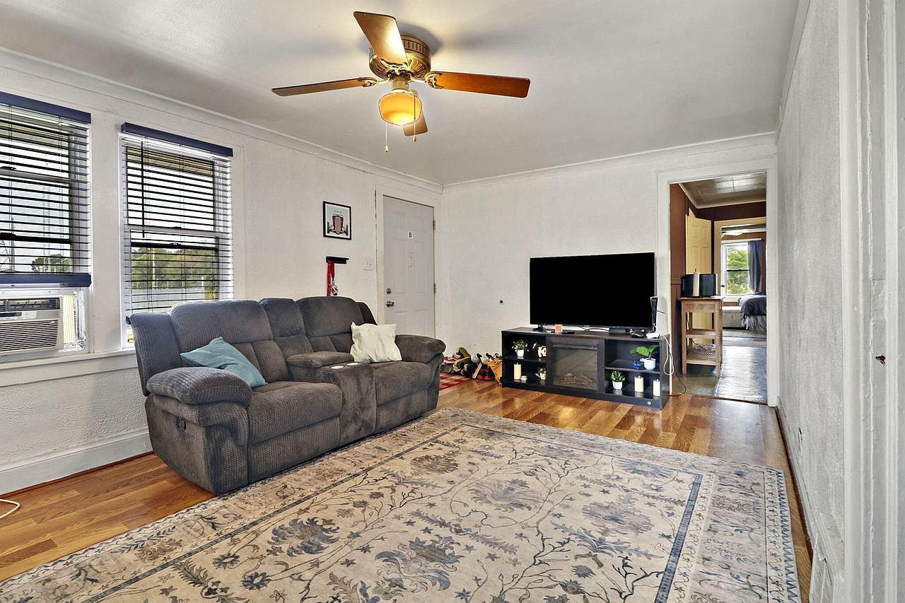 2717 45th St Kenosha, WI 53140 - Thumbnail 4