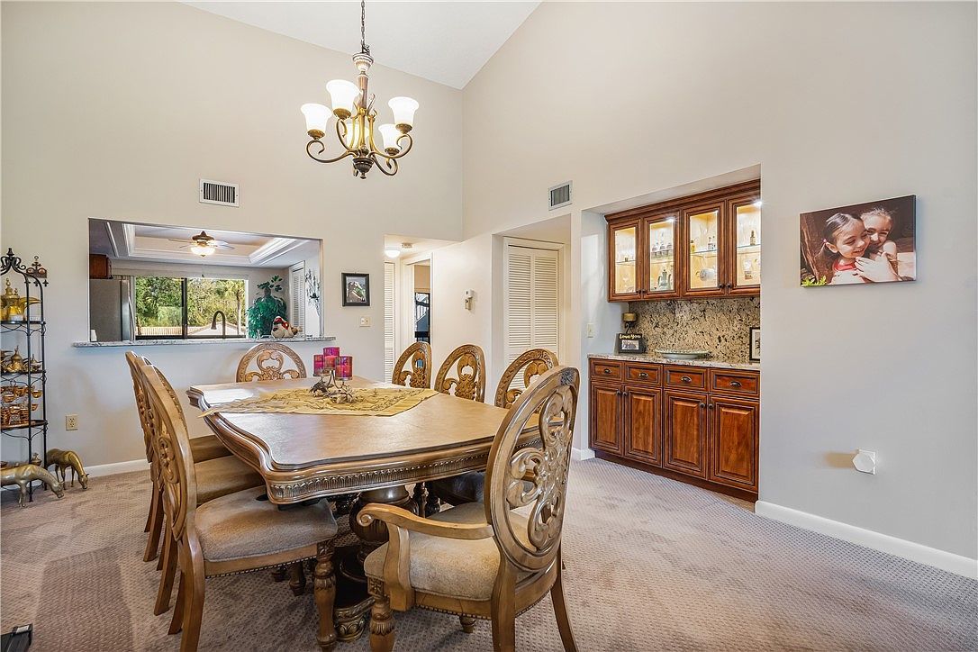 9450 Meadowood Dr APT 202 Fort Pierce, FL 34951 - Thumbnail 4