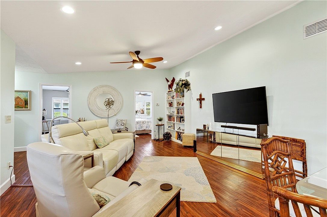 725 Timber Ridge Trl SW APT B Vero Beach, FL 32962 - Thumbnail 4