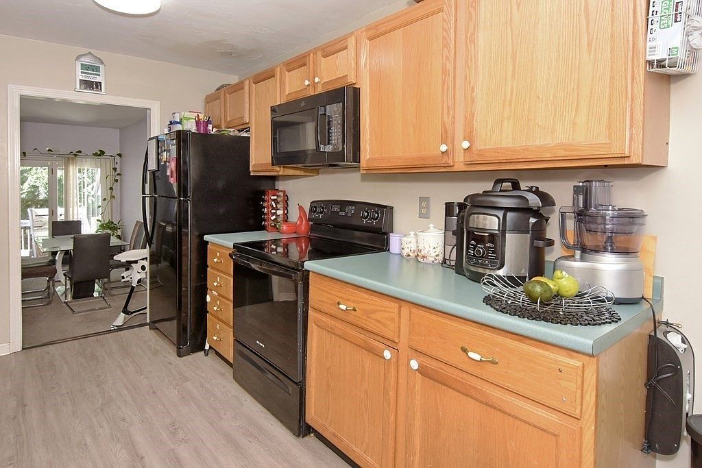 17 Highfield Rd #C Charlton, MA 01507 - Thumbnail 4