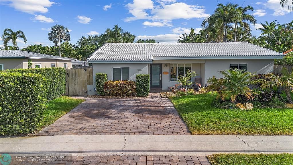 1915 NE 18th St Fort Lauderdale, FL 33305 - Thumbnail 4