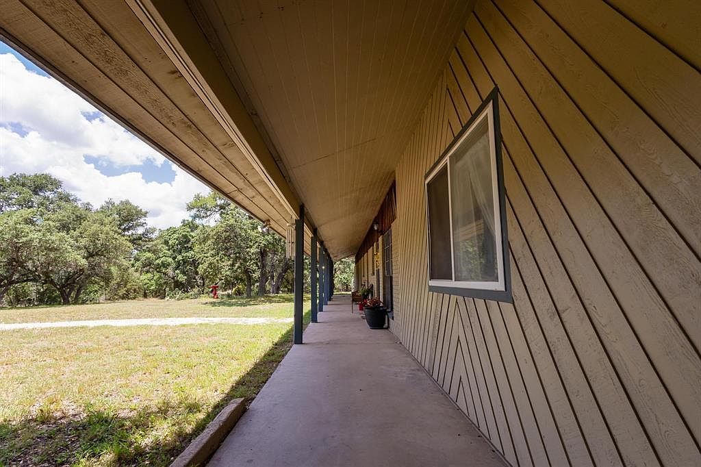 2700 County Road 224 Florence, TX 76527 - Thumbnail 4