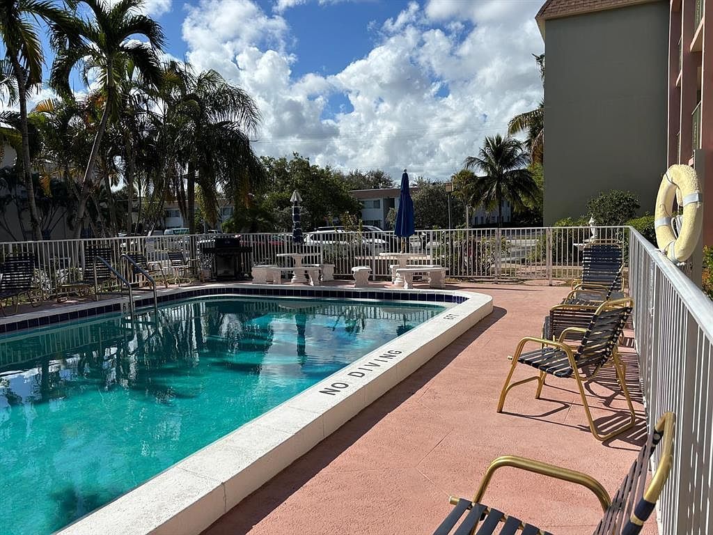 100 SE 6th Ave APT 303 Pompano Beach, FL 33060 - Thumbnail 4