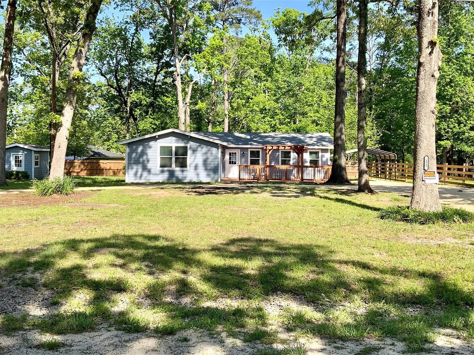 172 Pine Needle St Onalaska, TX 77360 - Thumbnail 4