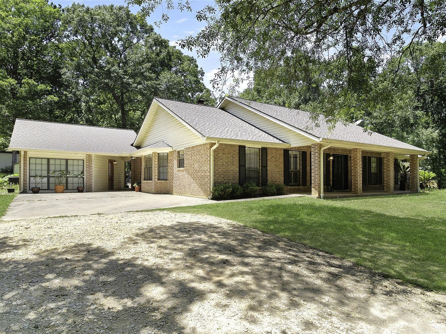 526 Pebble Crk Livingston, TX 77351 - Thumbnail 4