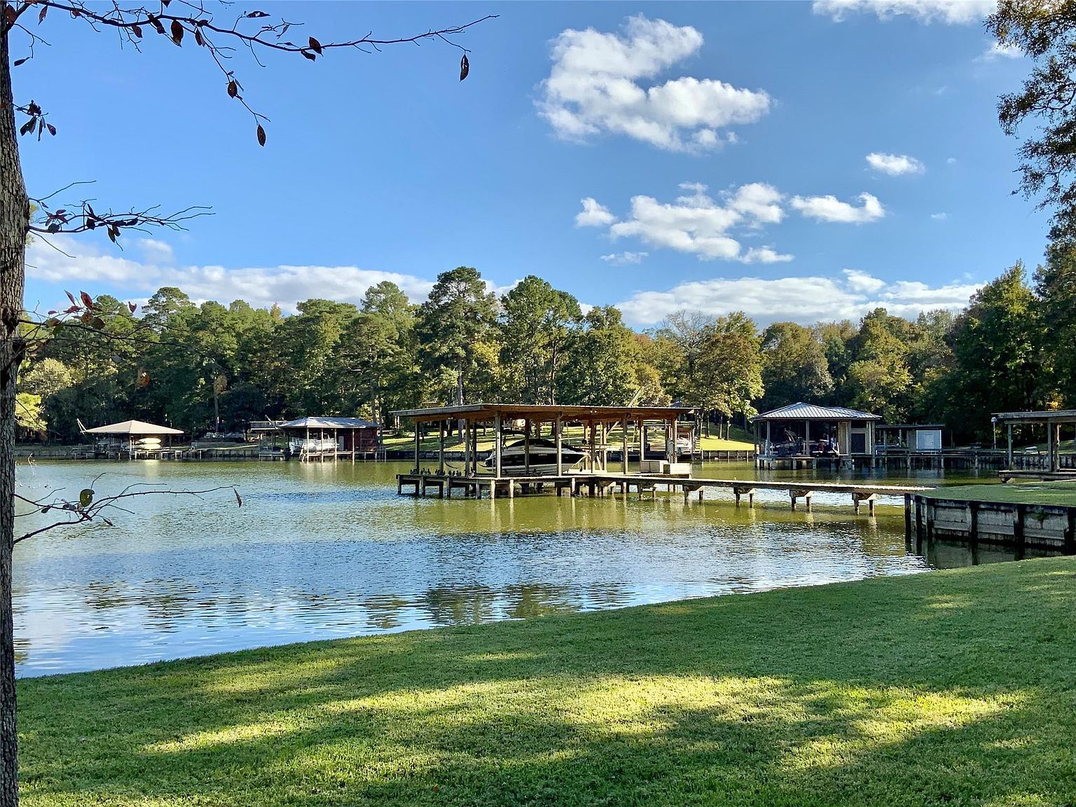 416 Island Dr Livingston, TX 77351 - Thumbnail 4