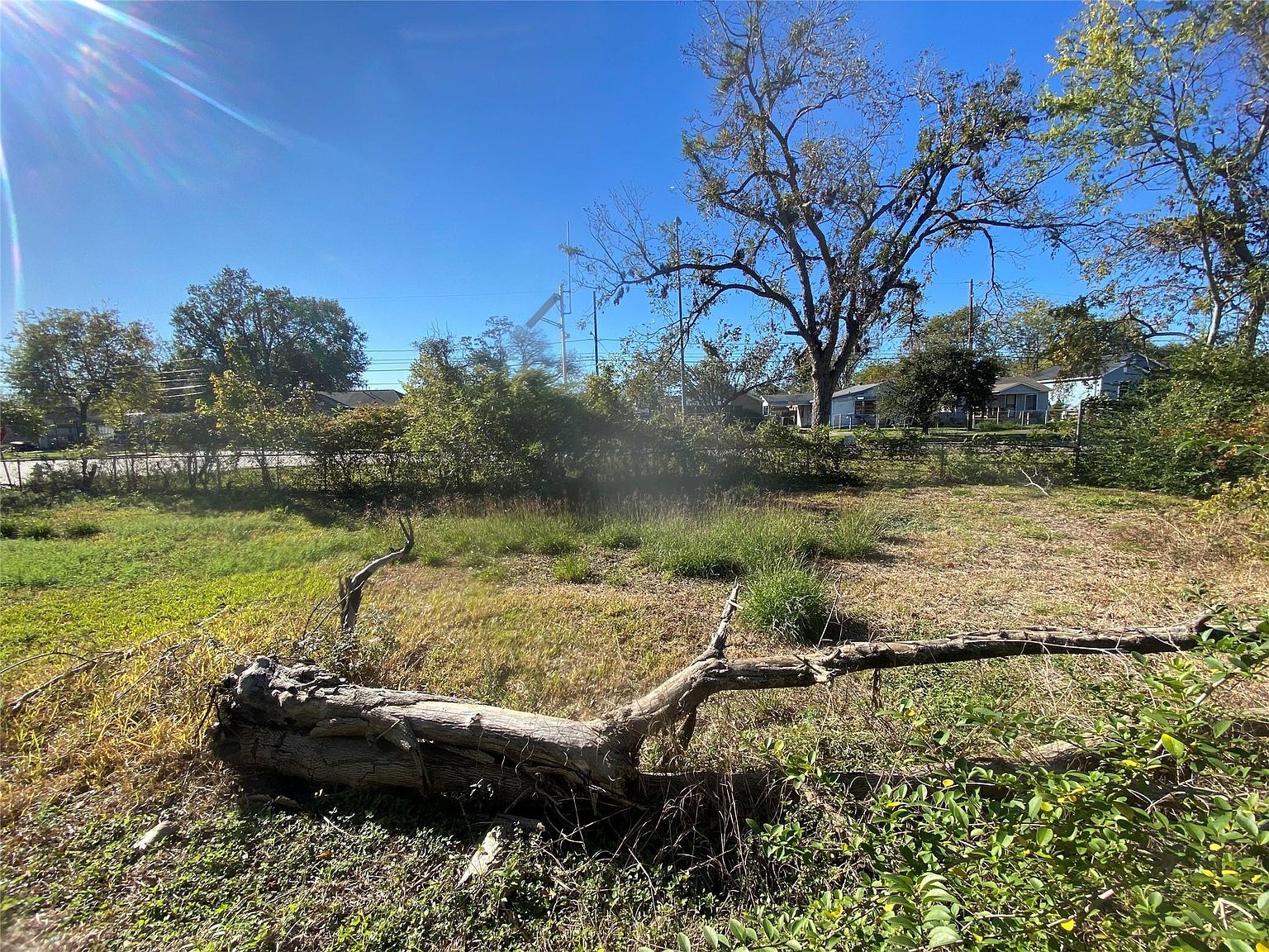 4329 Bond St Houston, TX 77026 - Thumbnail 4