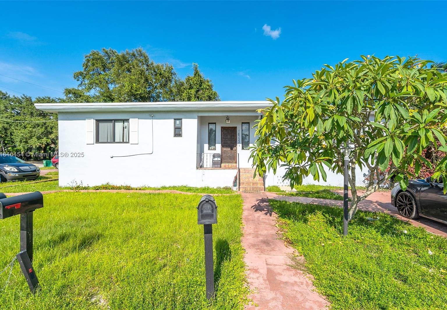 1400 NE 148th St Miami, FL 33161 - Thumbnail 4