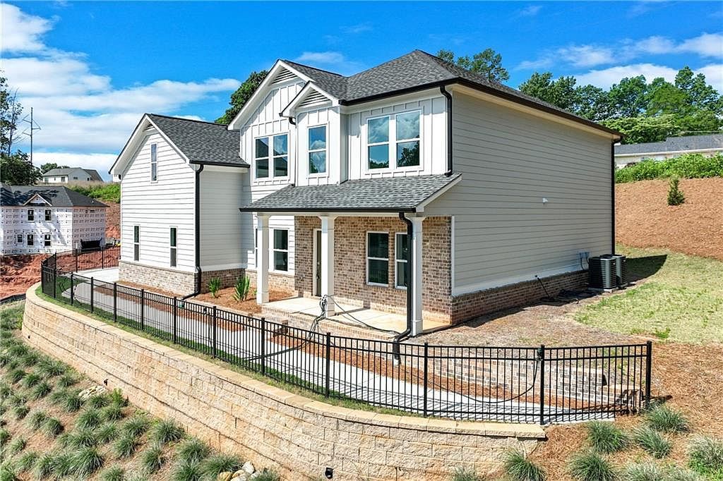 1226 Bloomsbury Ln Gainesville, GA 30501 - Thumbnail 4