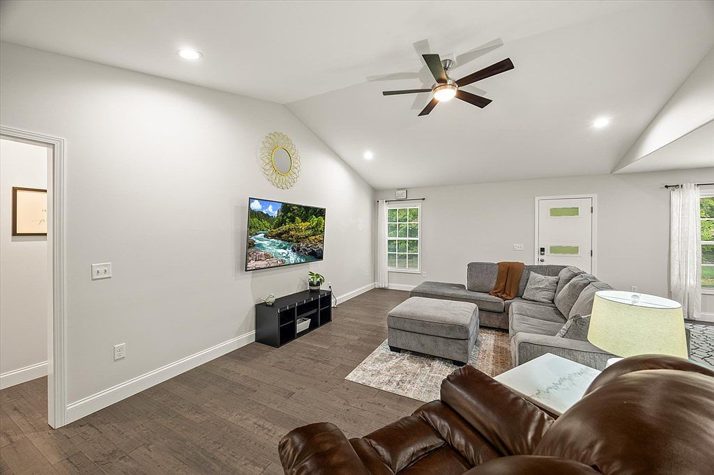 4887 Hilham Rd Cookeville, TN 38506 - Thumbnail 4