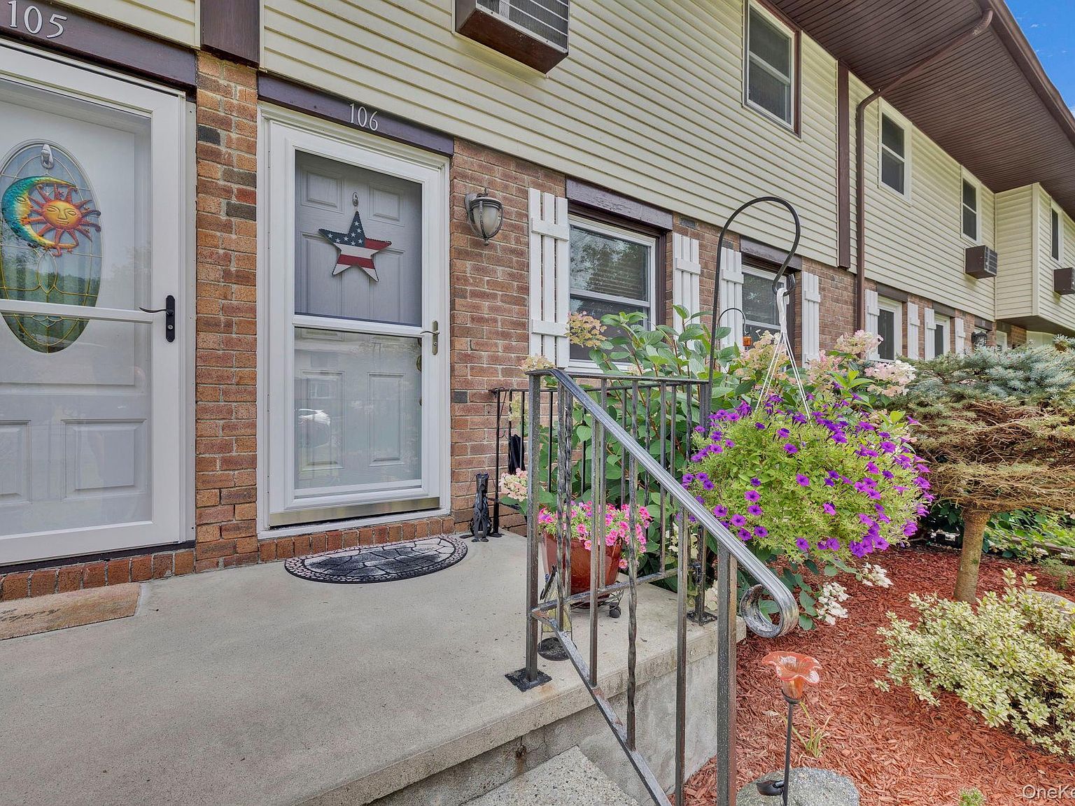 106 Parr Meadow Dr #1F Newburgh, NY 12550 - Thumbnail 4