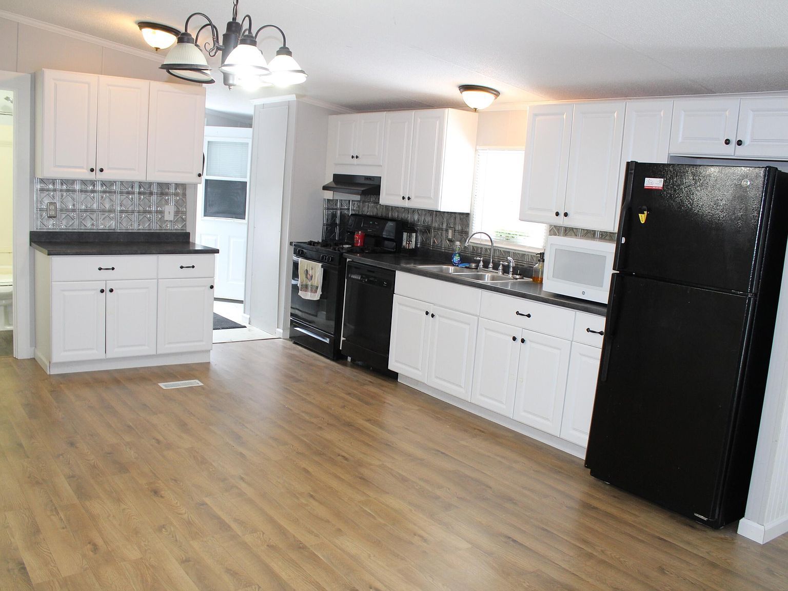 59 Ocean Point Rd UNIT 26 Boothbay Harbor, ME 04538 - Thumbnail 4