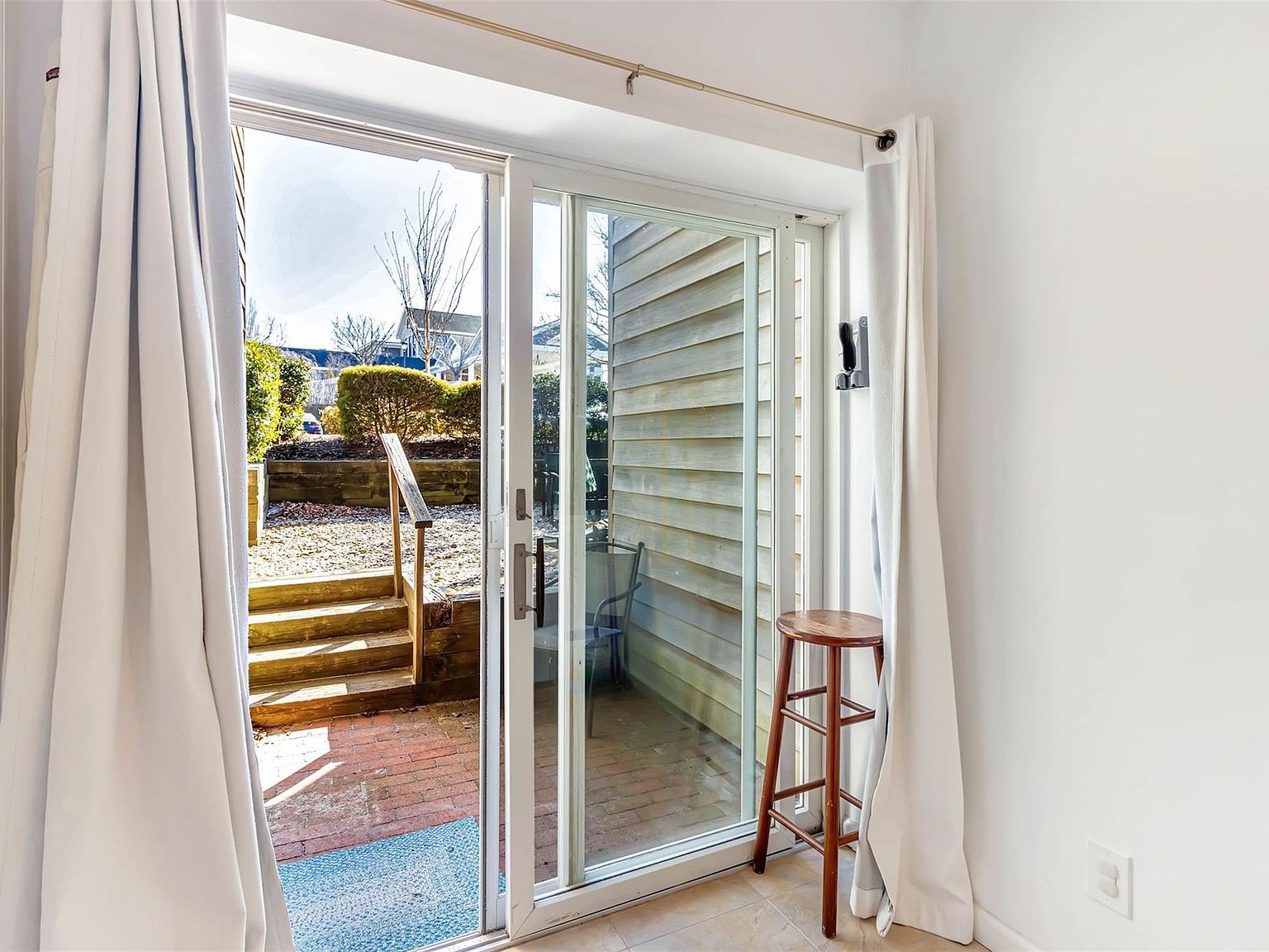 104 Fox Hill Dr Baiting Hollow, NY 11933 - Thumbnail 4