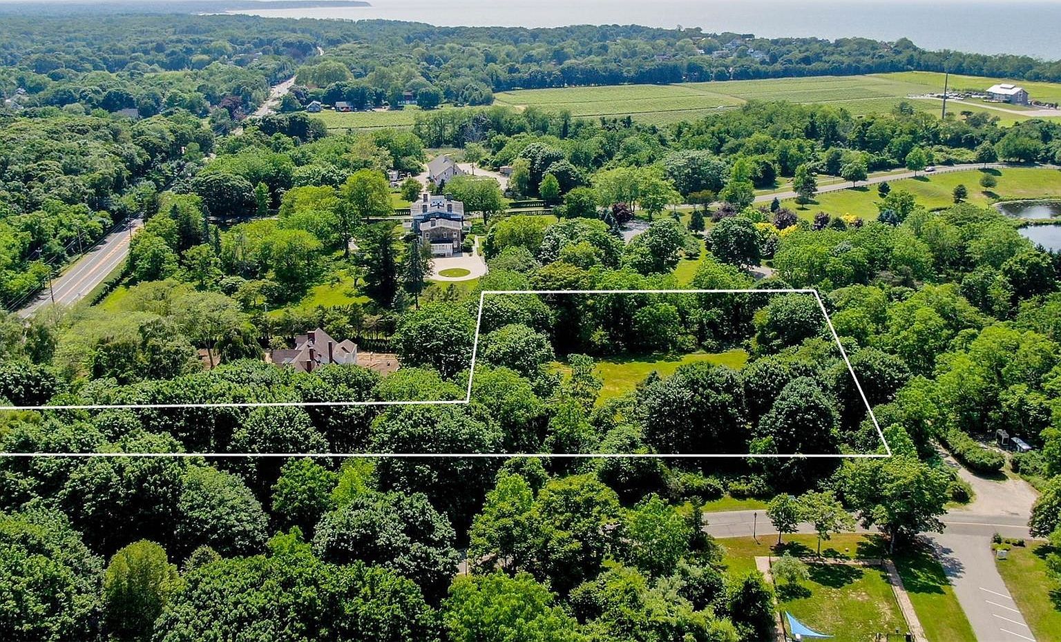 2365 Main Rd Greenport, NY 11944 - Thumbnail 4