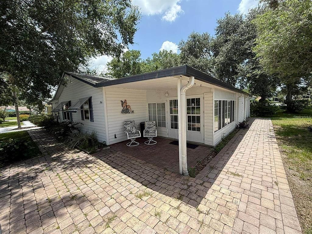 704 Bolivar St Lady Lake, FL 32159 - Thumbnail 4