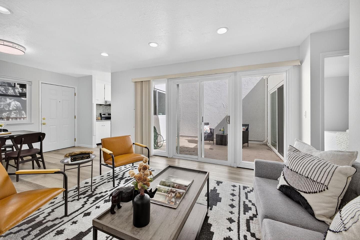 1919 Alameda De Las Pulgas APT 38 San Mateo, CA 94403 - Thumbnail 4