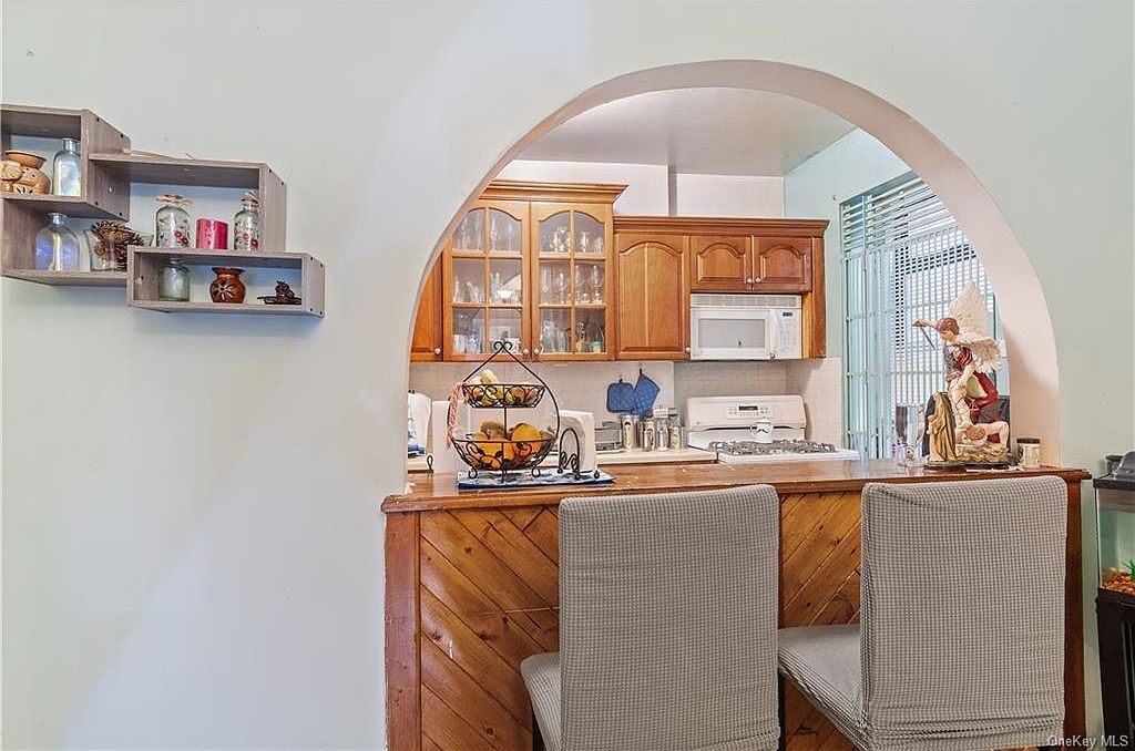 2156 Cruger Ave Bronx, NY 10462 - Thumbnail 4