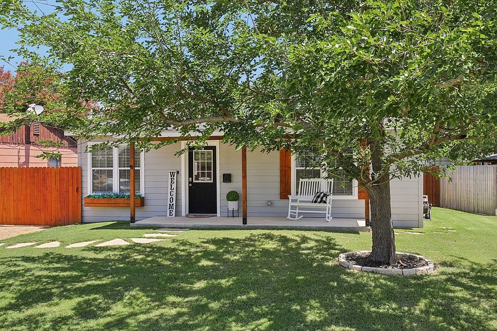 334 W Main St Kerrville, TX 78028 - Thumbnail 4