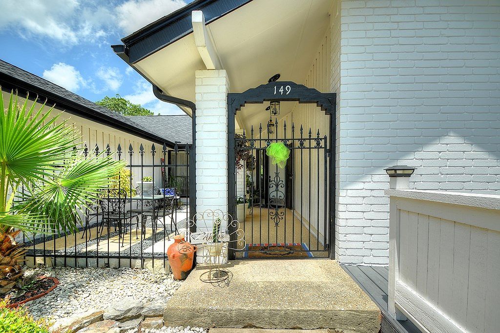 149 Holly Hill Dr Ingram, TX 78025 - Thumbnail 4