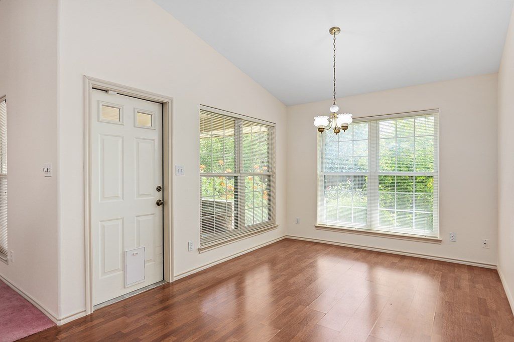 1257 Victory Ln Kerrville, TX 78028 - Thumbnail 4