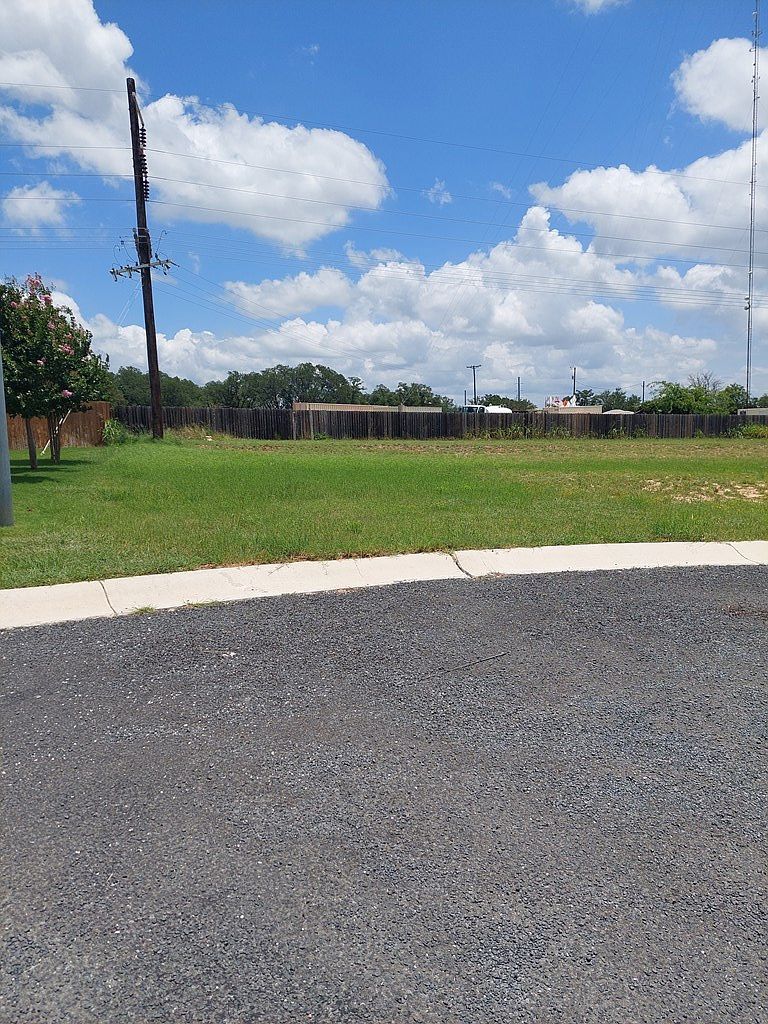 601 Atkins Ct Fredericksburg, TX 78624  | Land/Lot
