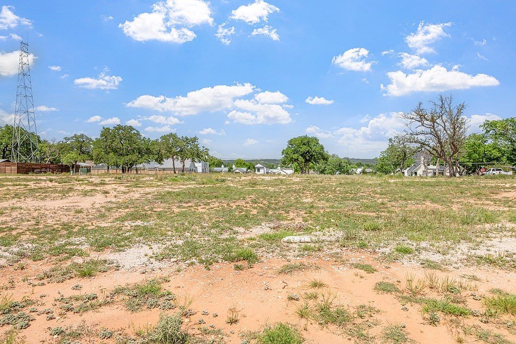 1001 W Travis St Fredericksburg, TX 78624 - Thumbnail 4