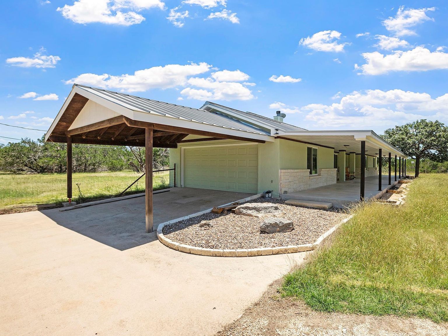 110 Live Oak Ln Kerrville, TX 78028 - Thumbnail 4