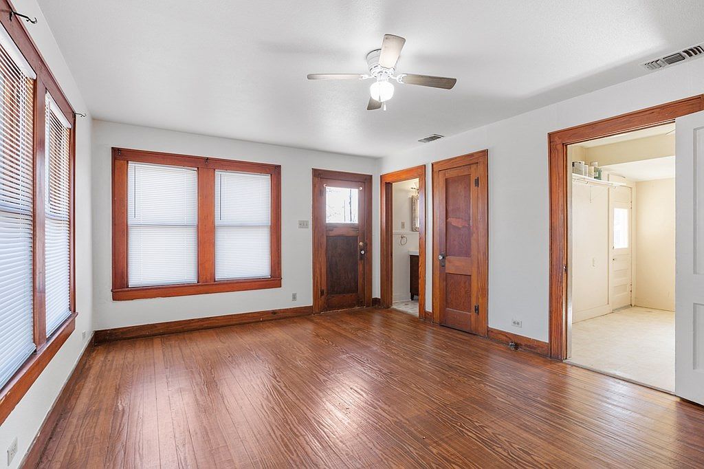 1007 N Llano St Fredericksburg, TX 78624 - Thumbnail 4