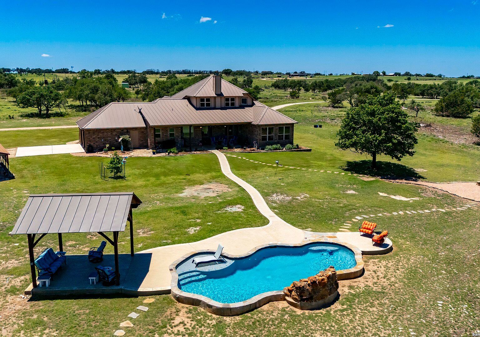 997 Kramer Rd Harper, TX 78631 - Thumbnail 4