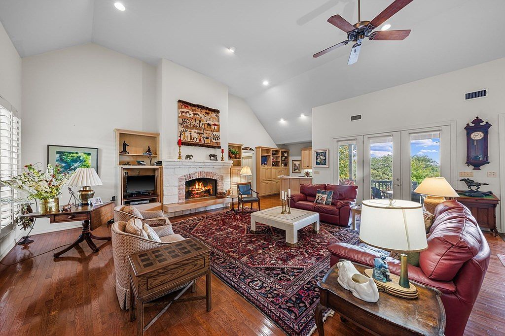 101 Crestline Dr Kerrville, TX 78028 - Thumbnail 4