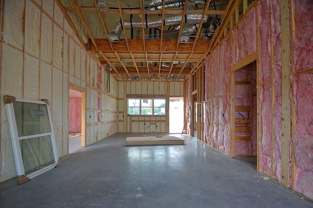 325 Cottage St Kerrville, TX 78028 - Thumbnail 4