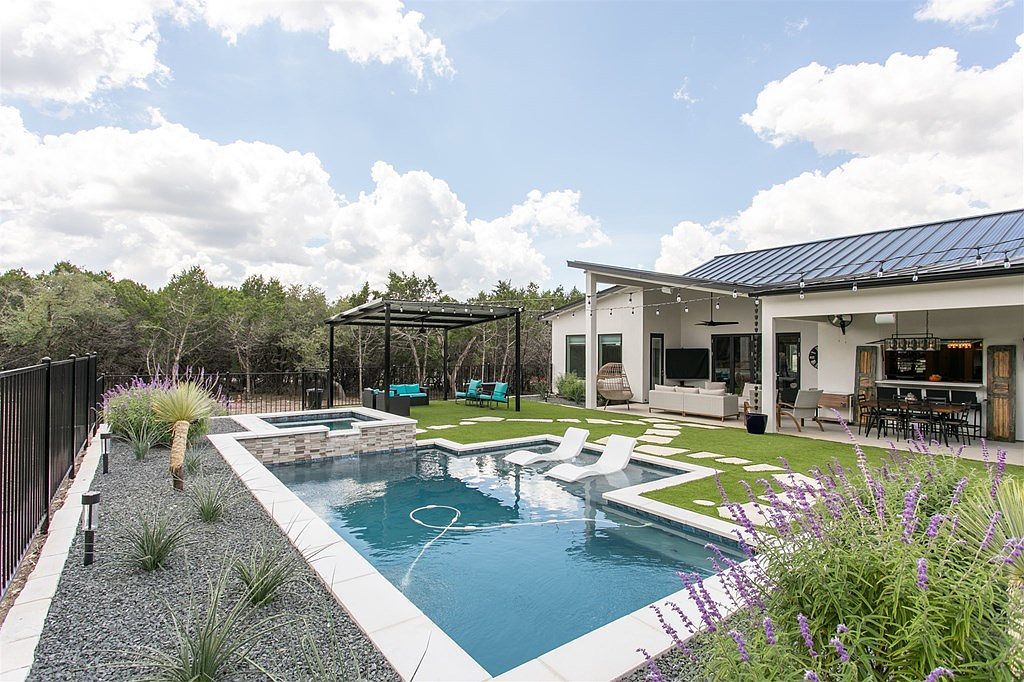 845 Coronado Dr Kerrville, TX 78028 - Thumbnail 4